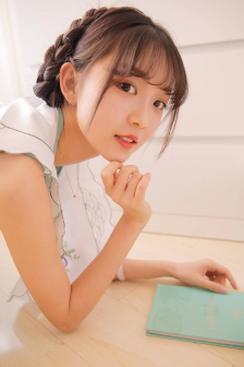 可以自由脱卸女生衣服的